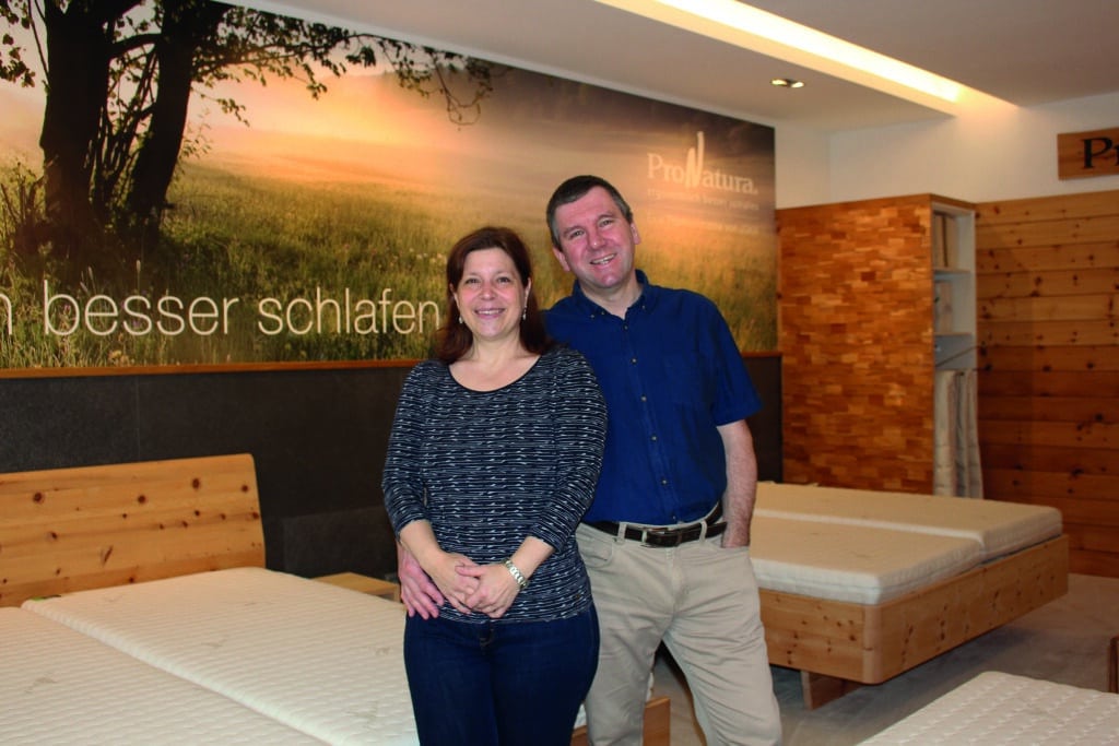 Gesunder Schlaf ist Herzenssache: Annegret & Armin Maderholz.