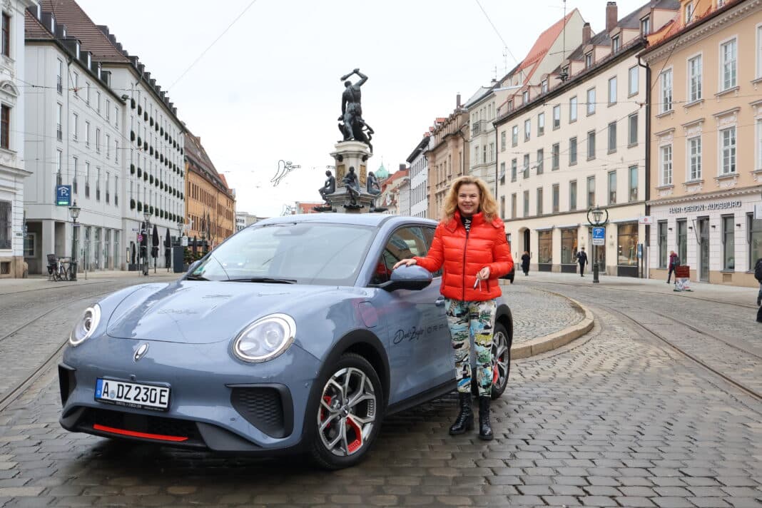 Den Ora Funky Cat GT, zur Verfügung gestellt von Drexl&Ziegler, testeten AJ-Chefredakteurin Anja Marks-Schilffarth und Redakteur Johannes Kaiser.