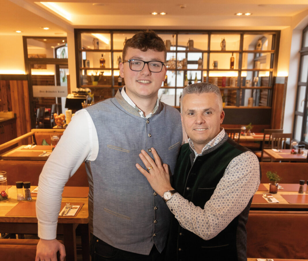 Ilir Seferi und sein Sohn Eros Seferi, der den Haunstetter Hof übernimmt.