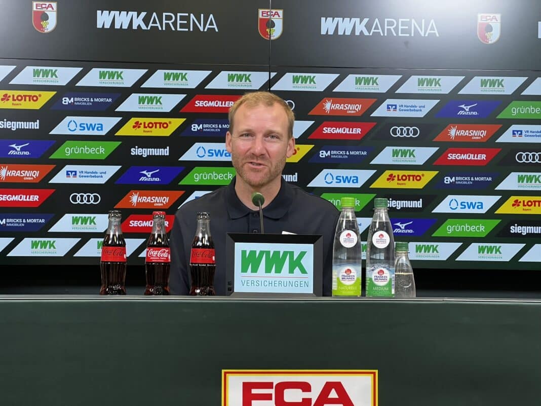 Benjamin Weber stellte sich im Rahmen einer Pressekonferenz beim FC Augsburg vor.