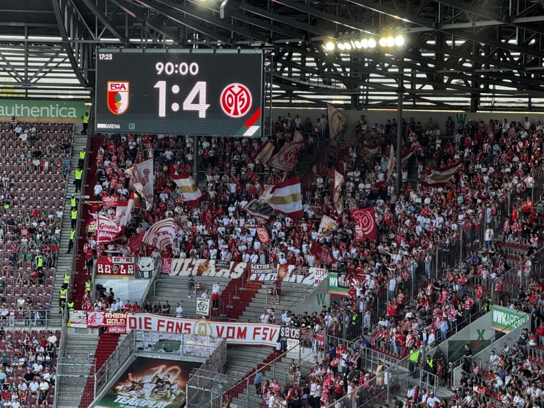 1:4 zu Hause gegen Mainz 05. Der FC Augsburg blamierte sich unter Sandro Wagner ein erstes Mal bis auf die Knochen.