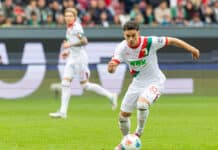 Fabian Rieder: Zocker mit Kämpferqualität Der FC Augsburg um Fabian Rieder musste am Freitagabend zu Hause gegen Dortmund ran. Foto: Krieger