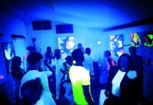 Kunstvolle „Neon-Party“ von Monika Mendat