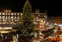 Augsburger Christkindlesmarkt startet am 24. November mit neuer Vielfalt und alter Tradition Der Augsburger Christkindlesmarkt startet am 24.11. – mit Engelesspiel, Lichterglanz und neuen Leckereien. Foto: Ruth Plössel