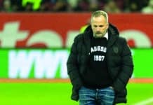 FC Augsburg verschuldet zwei Elfmeter und verliert in Mainz – 4 Dinge, die auffielen Manuel Baum (Trainer FC Augsburg), nachdenklich an der Seitenlinie. Foto: Krieger