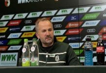 Die Zielstrebigkeit fehlt – Was Manuel Baum und der FC Augsburg gegen Union Berlin verbessern wollen Manuel Baum bei der Pressekonferenz.