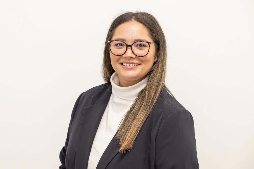 Binnur Temel legt beim Recruiting Wert auf eine persönliche Feedbackkultur. Foto: Peter Fastl