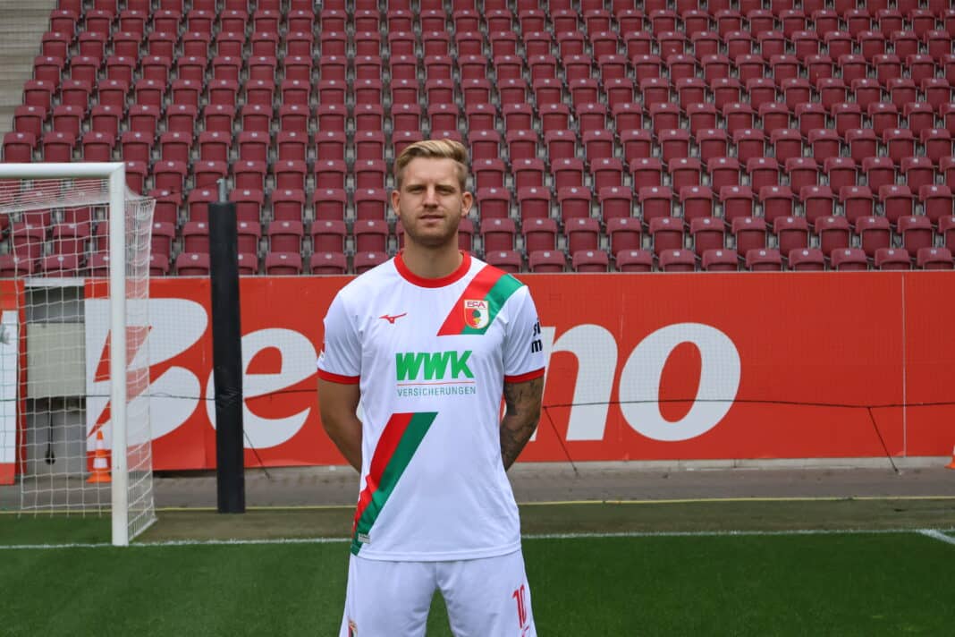 Nach 118 Pflichtspielen im FCA-Trikot sucht Arne Maier eine neue sportliche Perspektive und schließt sich Újpest Budapest an.