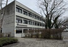 Aufatmen am St. Anna Gymnasium Augsburg: Turnhalle nach Deckenschaden in wenigen Wochen wieder nutzbar Das St. Anna Gymnasium in Augsburg.